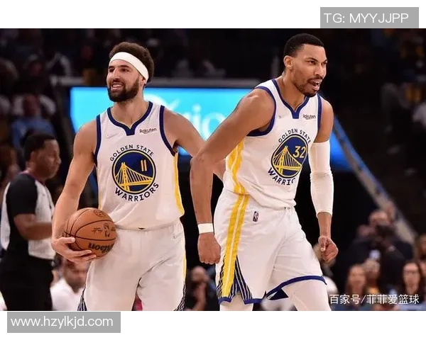 骑士与勇士的对决一触即发精彩赛事引发球迷热议与期待